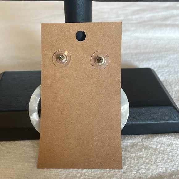 💐5/25 lightweight, iridescent, pearl open circle front, flat hoops, large bold - Picture 7 of 10